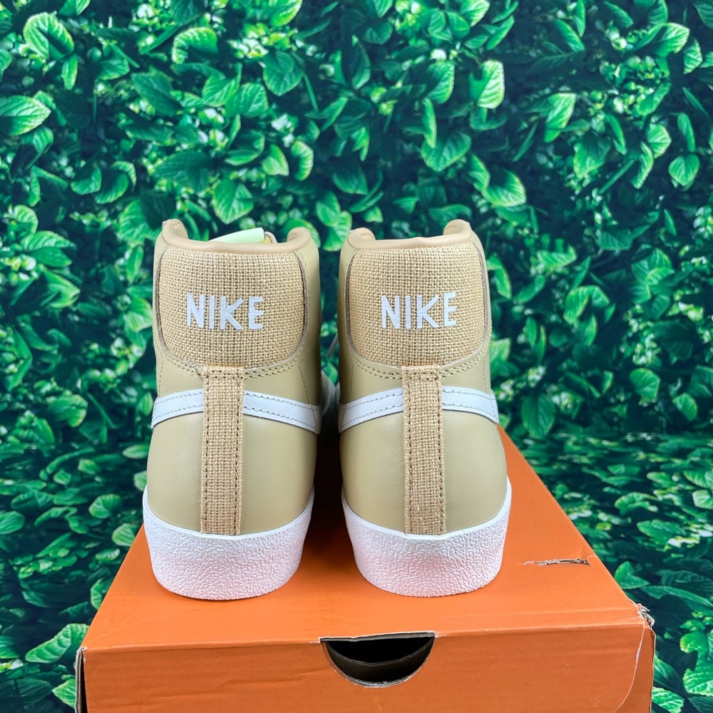 Nike Blazer Mid '77 Women's  |DD9679-200 - Picture 4 of 8